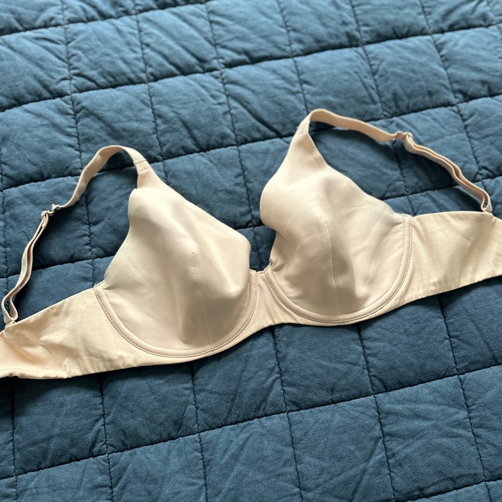 Chantelle 32DDD Women's Cream Underwire Bra unlined minimizer